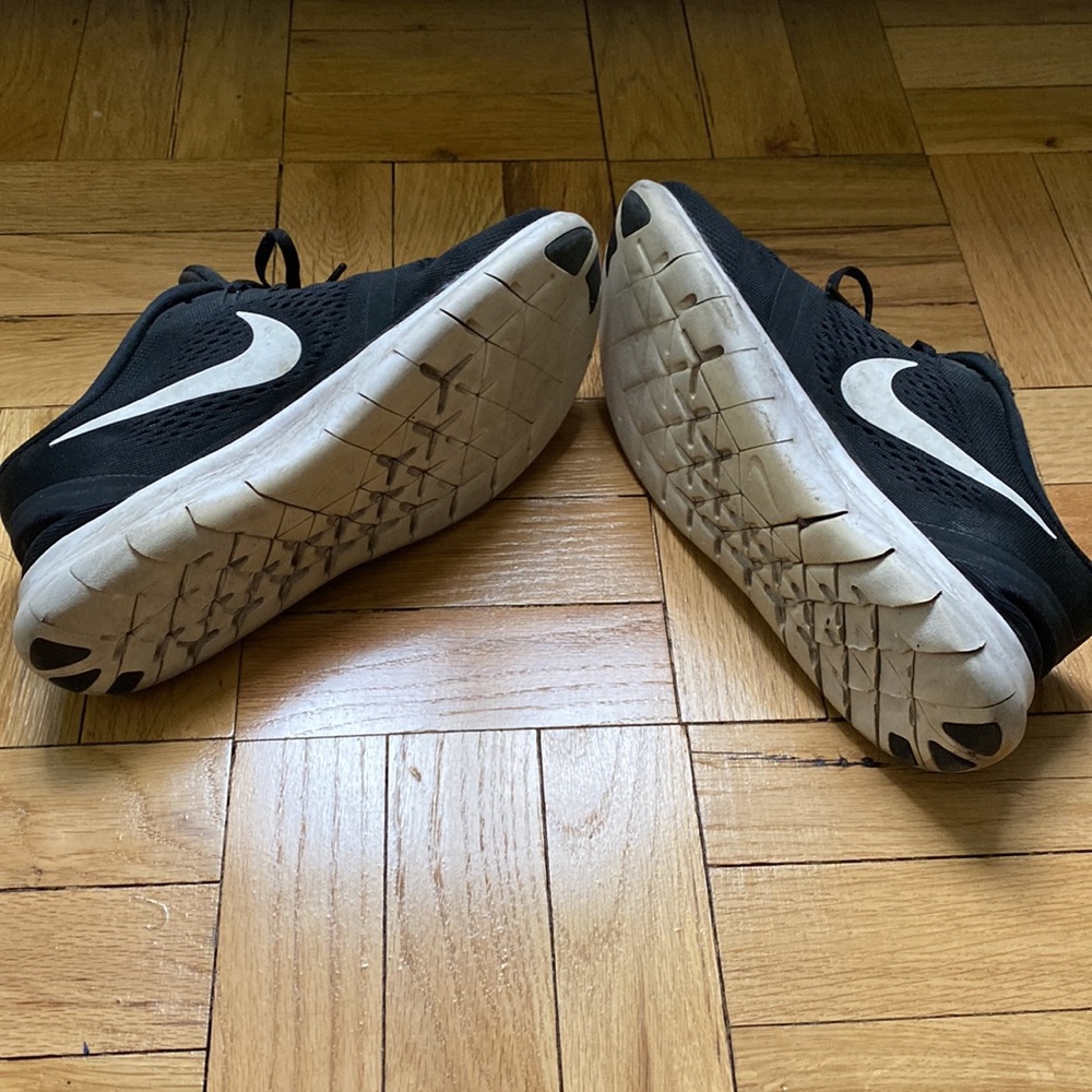 Nike Running Shoes - Picture 8 of 8